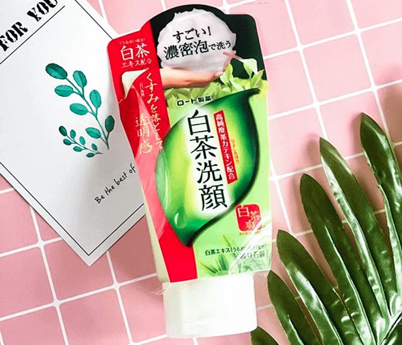 Kem rửa mặt chiết xuất trà trắng Shirochasou White Tea Face Wash 120g